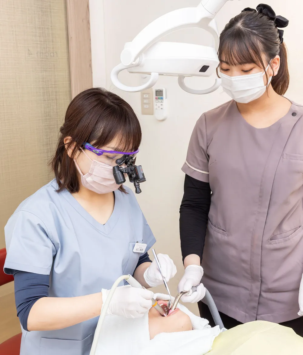女性の歯科医師による優しい診療