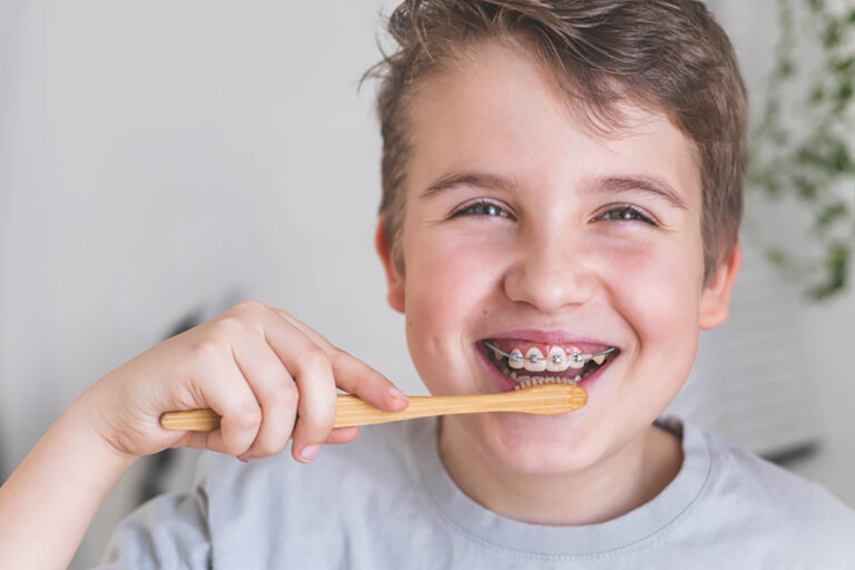 子供のワイヤー矯正費用はいくら？1期・2期の違いや内訳、保険適用まで徹底解説