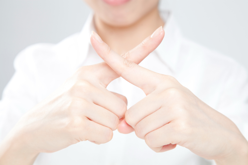 痛みを感じるときにしてはいけないことを伝える様子