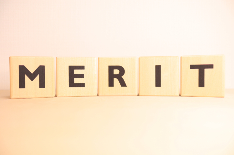 矯正治療で抜歯をするメリットのイメージ