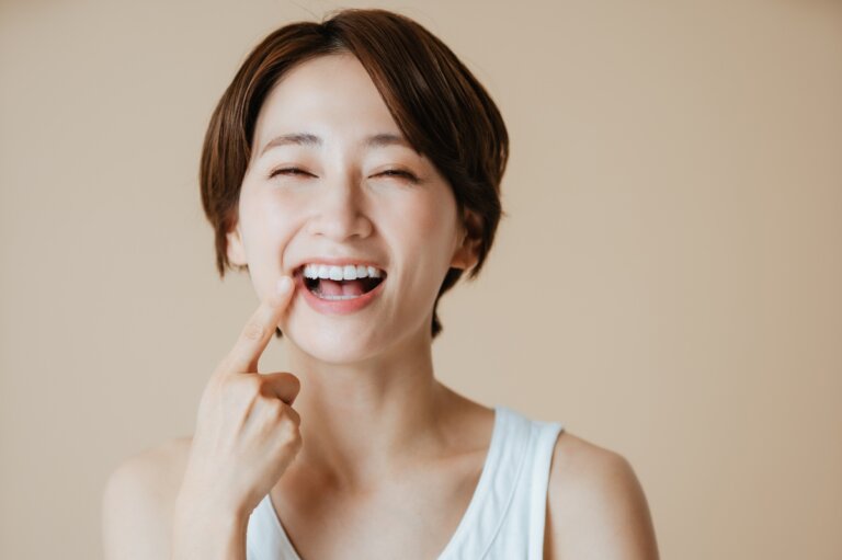 セラミック歯の値段はいくら？種類ごとの費用相場と選び方